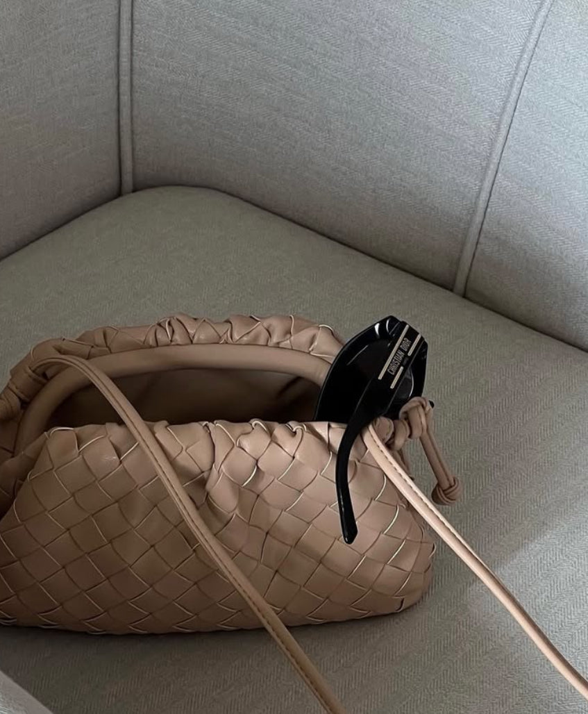 NUDE POUCH BAG